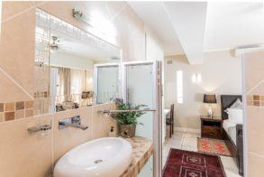 Arum Guest House Bathroom