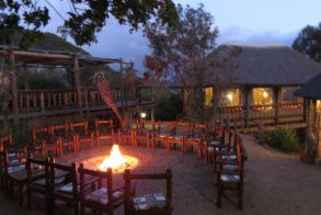Amakhala_Game_Reserve_Woodbury_Lodge_Outdoor_Boma_Night