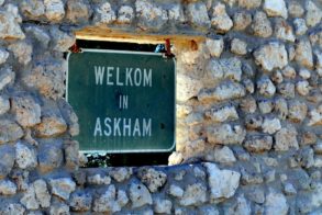 419393_365457633487145_1774762833_n