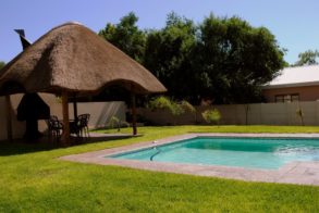 429763_360057407360501_1800746919_n