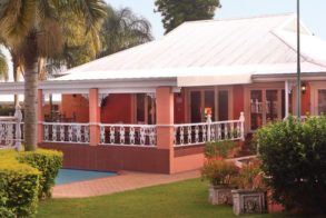 460073_303025863109353_1413076464_o