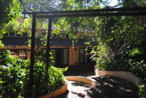 536718_424022430963998_661401631_n