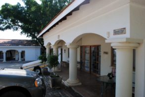 548353_407776435921931_1718768271_n