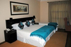 602321_441888439177397_1625951300_n