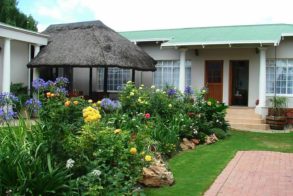 976293_132615343608674_1769731934_o