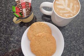 Herries Cappacino and Peanutbutter cookie