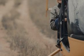 Dr-Peter-Rogers-Helicopter-Darting